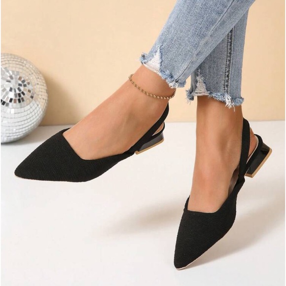 NWOT SHEIN 🖤Black Pointed Toed Sandals with Back Strap - Picture 1 of 8